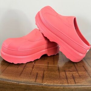 Sorel Coral Slip-On Footwear